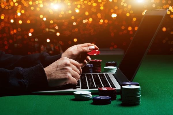 Tampilan perbandingan navigasi situs hiburan